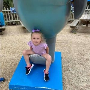 Meet your Posher, Monica